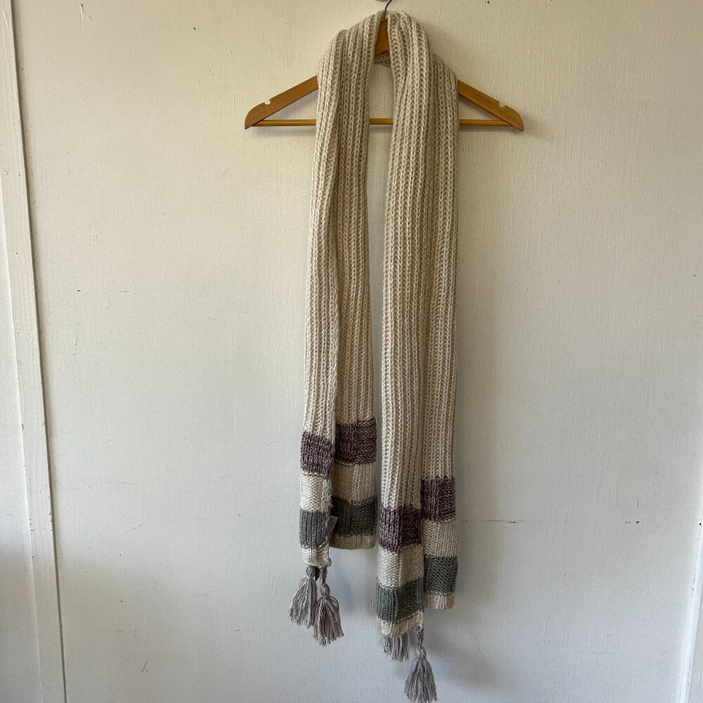 Eddie‎ Bauer Knit Scarf NWT Cream Gray Fringe Cozy Warm